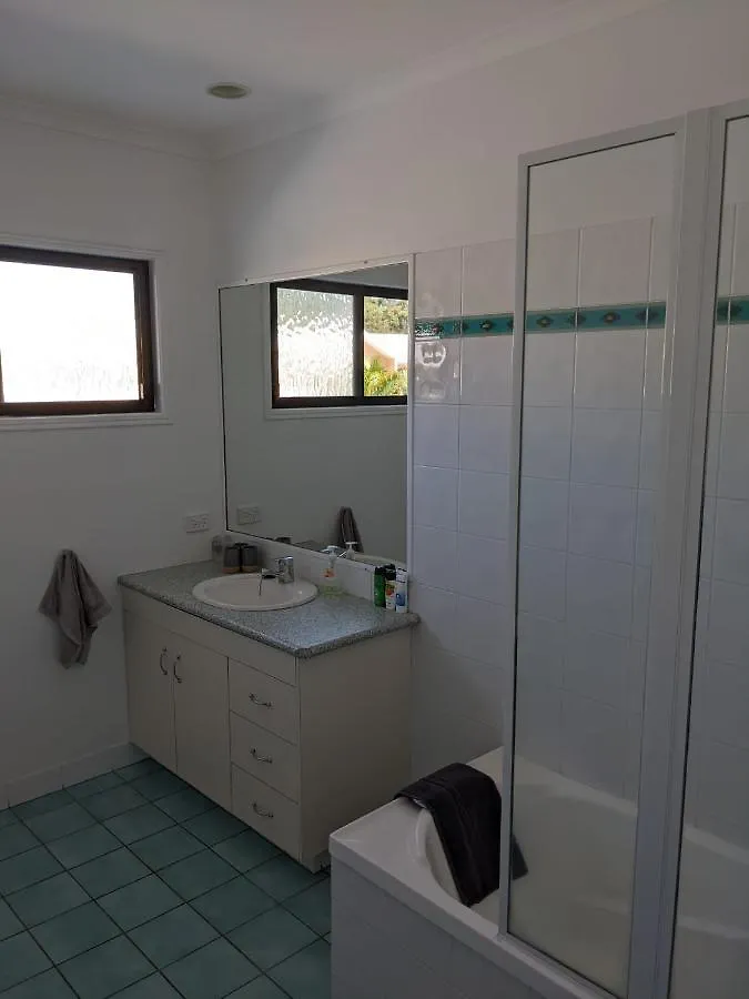 Mudjimba Beach Holiday Home 0*,